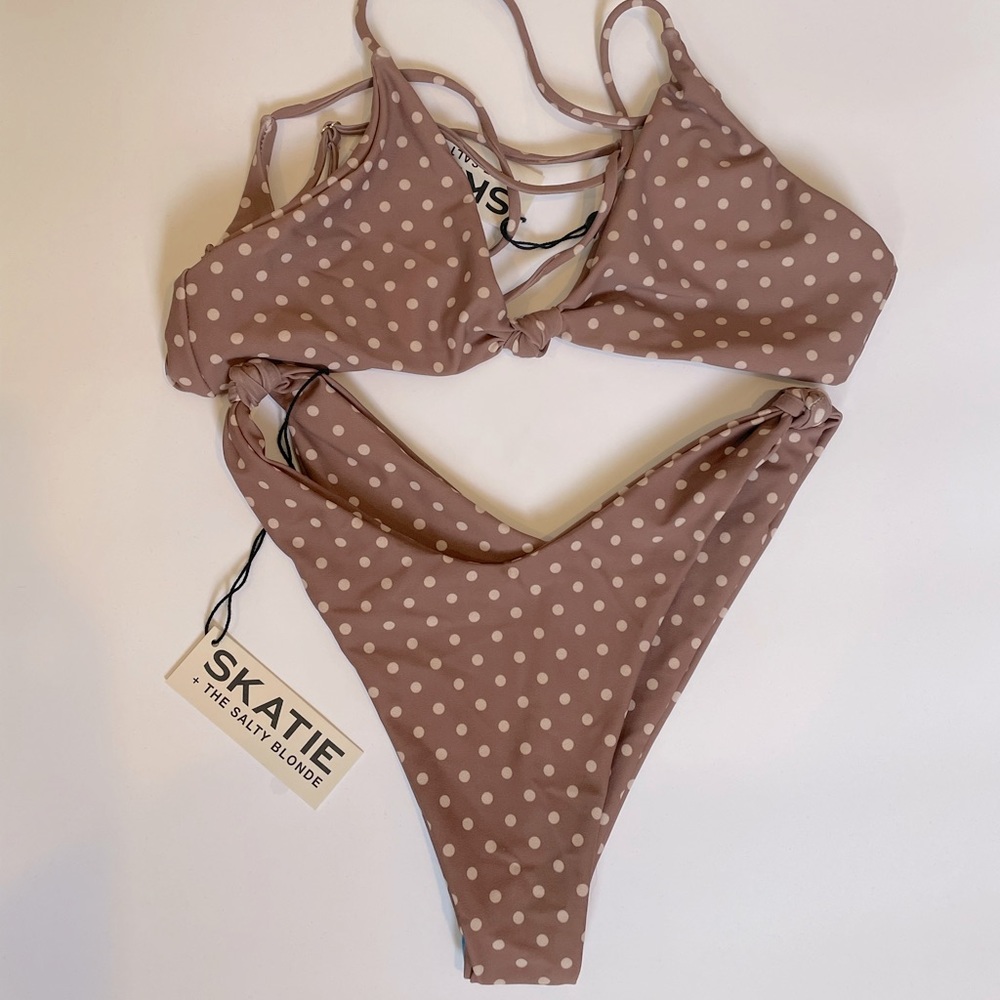 Skatie Sarah top (M) and Suzanne bottoms (S) in St Bart print